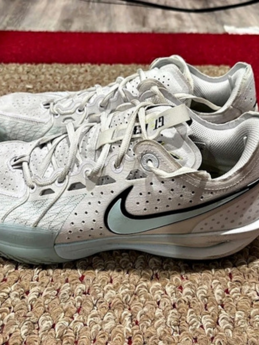 Nike GT Cut 3, Men 10.5, White, Lightly Used (Indoor Use Only)